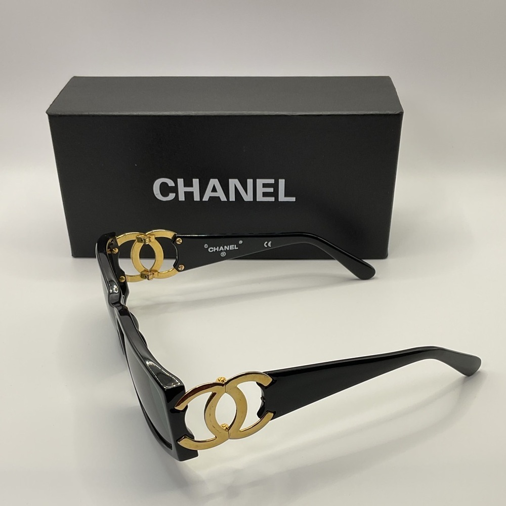CHANEL Black and Gold Classic Sunglasses - Picture 13 of 14